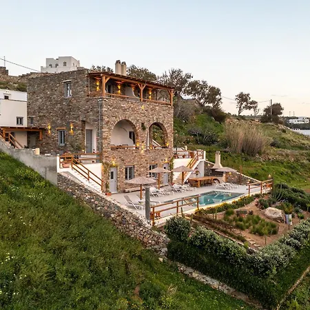 Papa Daire Glinado Naxos